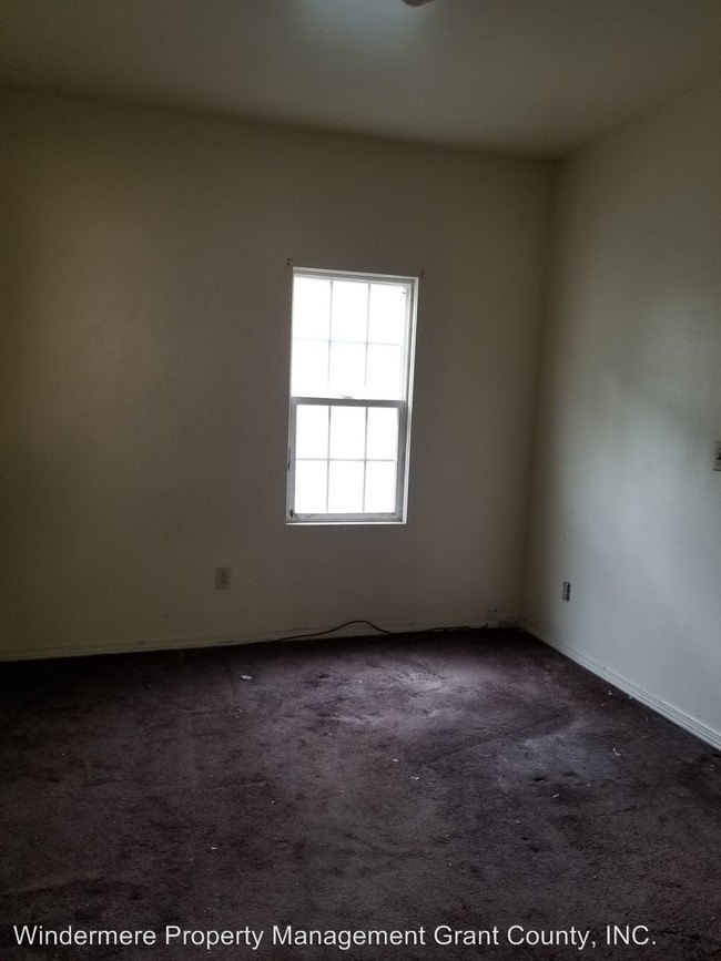 Foto del edificio - 430 1st Ave NE