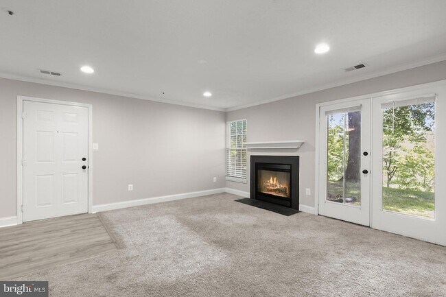 Foto del edificio - 4720 Dorsey Hall Dr