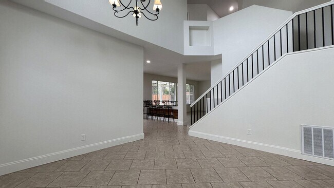 Foto del edificio - 13657 Basswood Dr