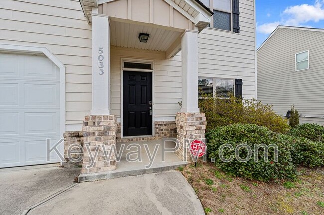 Foto del edificio - 5033 Vine Ln