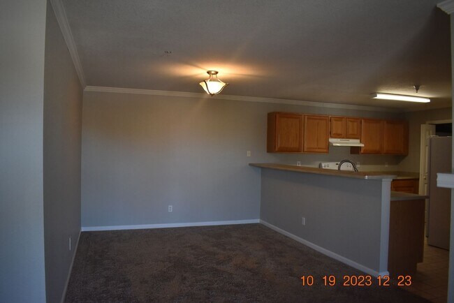 Building Photo - Spacious 2 bed + bonus room / Littleton Condo, Wonderful Location