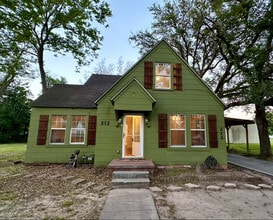 Building Photo - 212 W Hunnicutt Ave