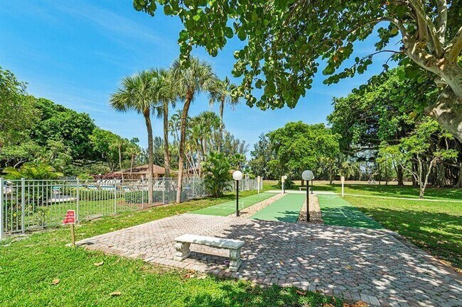 Building Photo - 2650 S Course Dr