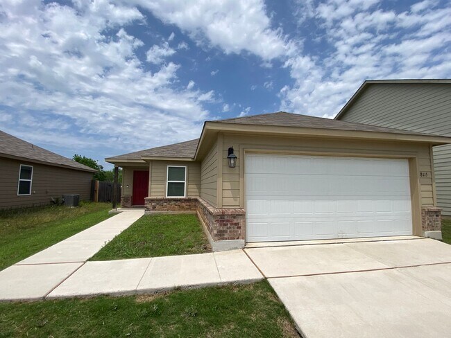 Building Photo - Charming 1-Story Home Available for Rent! ...