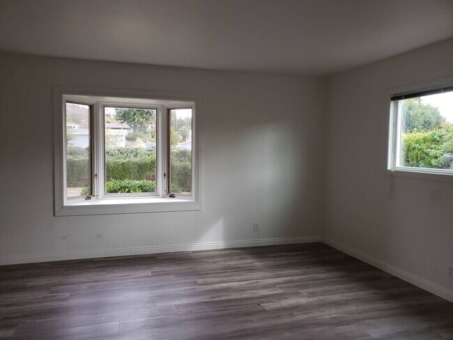 Foto del edificio - 5 Bed, 3 Bath La Mesa Home with SOLAR!