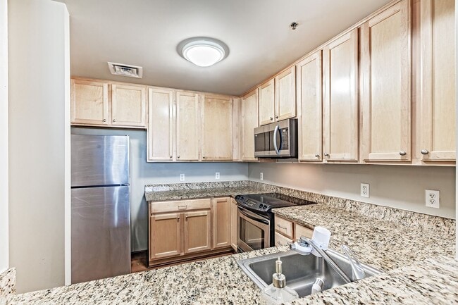 Building Photo - 105 Christina Landing Dr