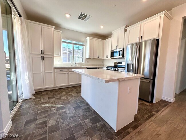 Foto del edificio - 25 Barbara Ln