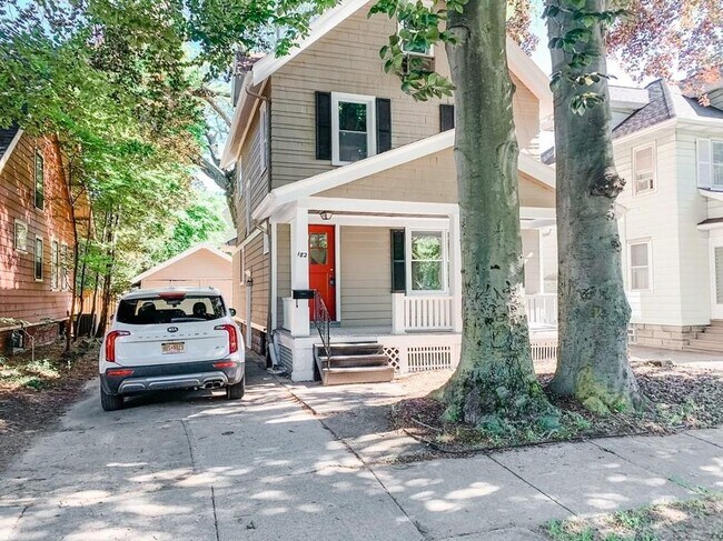 Foto del edificio - 182 McKinley St