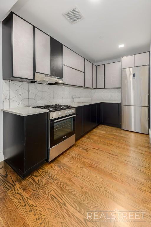 Building Photo - Luxury 2 BR in Bushwick with Balcony & Roof Deck!