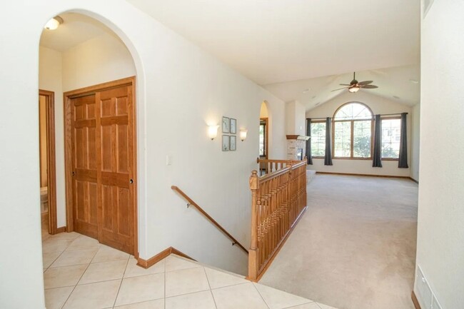 Foto del edificio - Charming 2BR Townhome in Waukesha