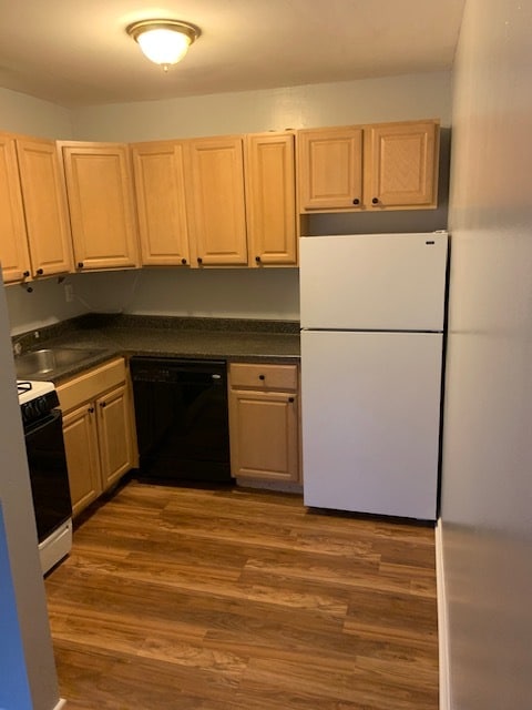 Kitchen - 4555 MacArthur Blvd NW