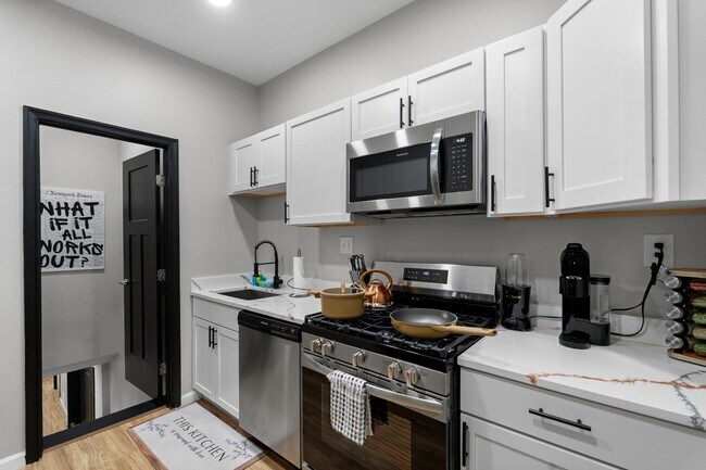 Building Photo - 3022 Auchentoroly Terrace