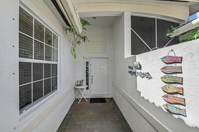 Foto del edificio - 9543 Crescent View Dr N