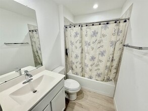 Building Photo - 31611 Farlam Farms Trl