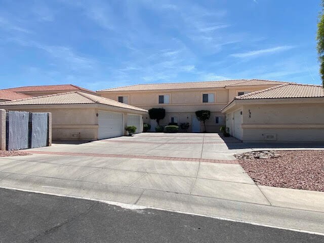 Foto principal - 855 Warren Rd