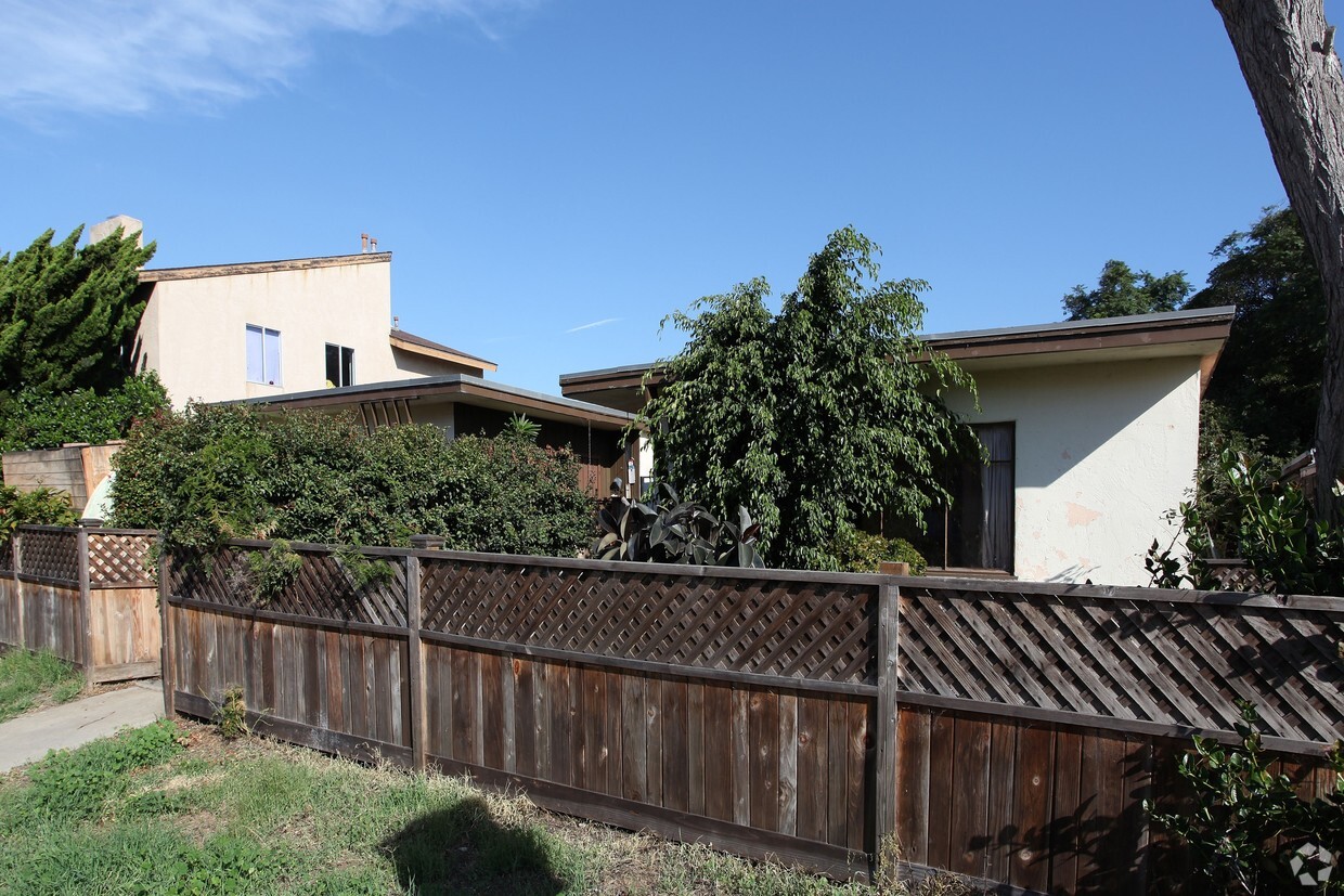 Building Photo - 4318-4320 Montalvo St