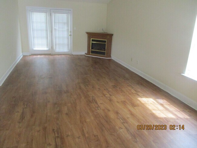 Foto del edificio - McLain, 2808