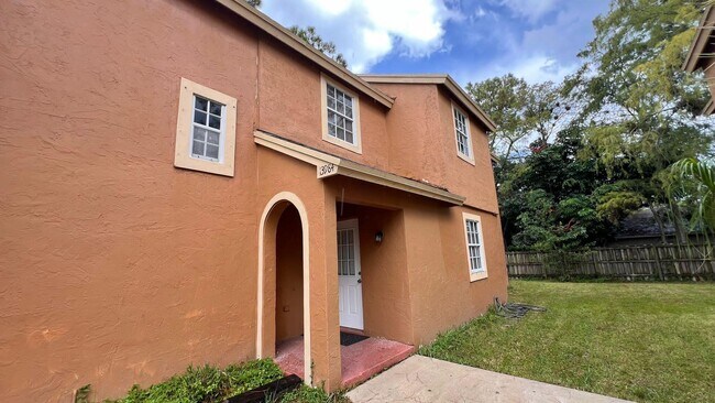 Building Photo - 13984 Morning Glory Dr