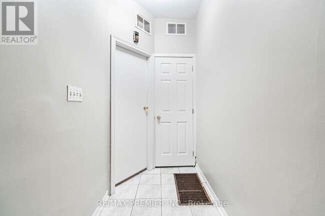 Building Photo - 258 Symington Ave