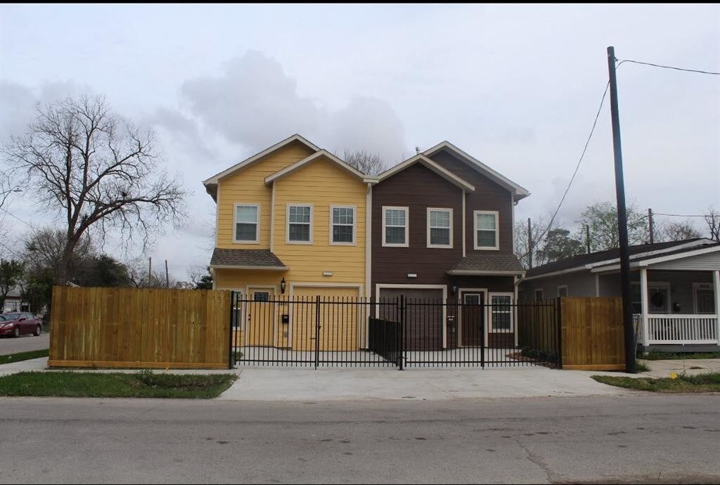 2405 Delafield St, Houston, TX 77023 Townhouse for Rent in Houston