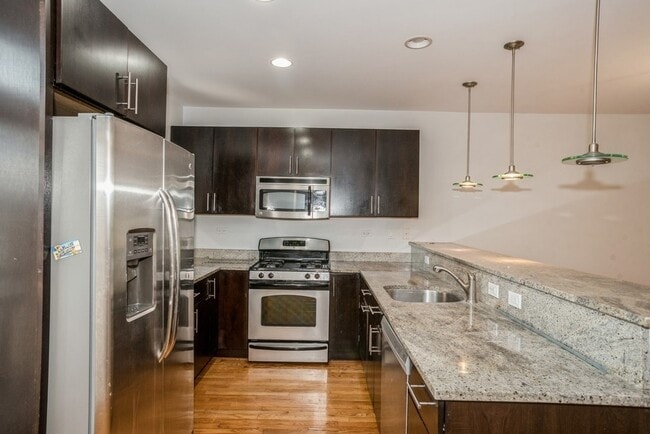 Foto del edificio - 7205 N Oakley Ave