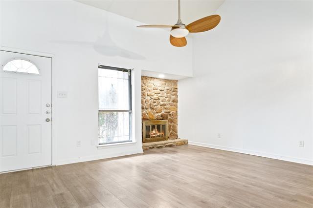 Foto del edificio - 9214 Sweetwater Dr