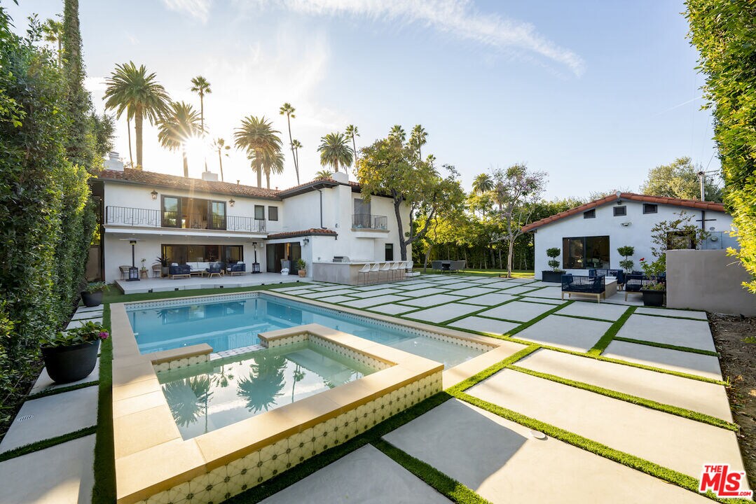 Foto principal - 520 N Bedford Dr
