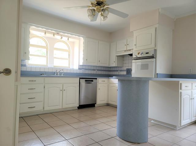 Foto del edificio - 6209 Gayle Dr