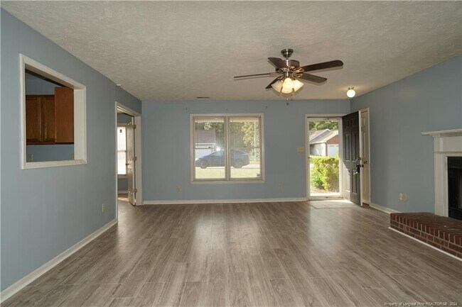 Building Photo - 6571 Brookshire St