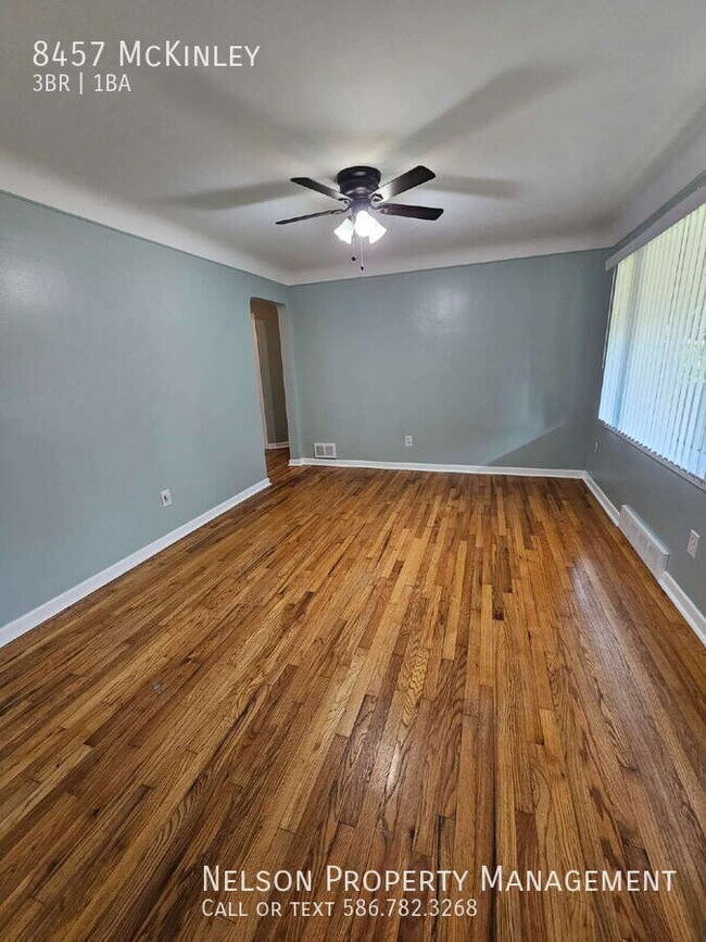 Foto del edificio - 8457 McKinley-