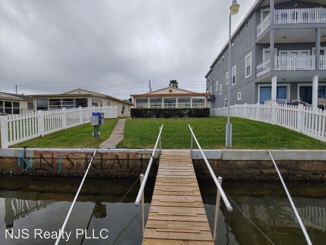 Building Photo - 2 br, 2 bath House - 4429 Floramar Ter.
