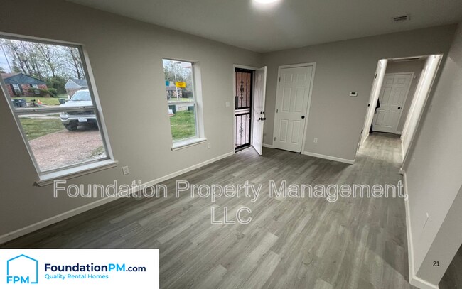 Foto del edificio - 4911 Shayne Cove