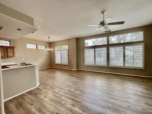 Foto del edificio - 78974 Quiet Springs Dr