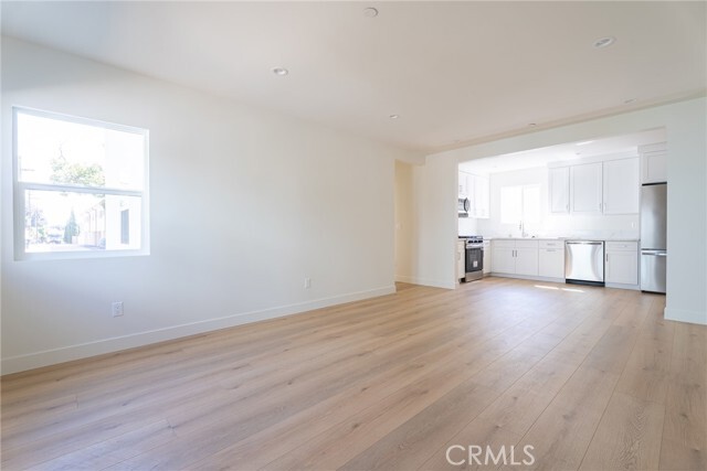 Building Photo - 1065 E Spazier Ave