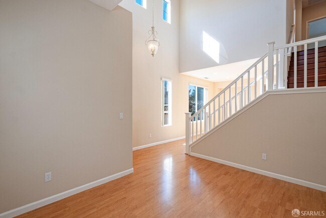 Building Photo - 6217 Shadow Hill Dr