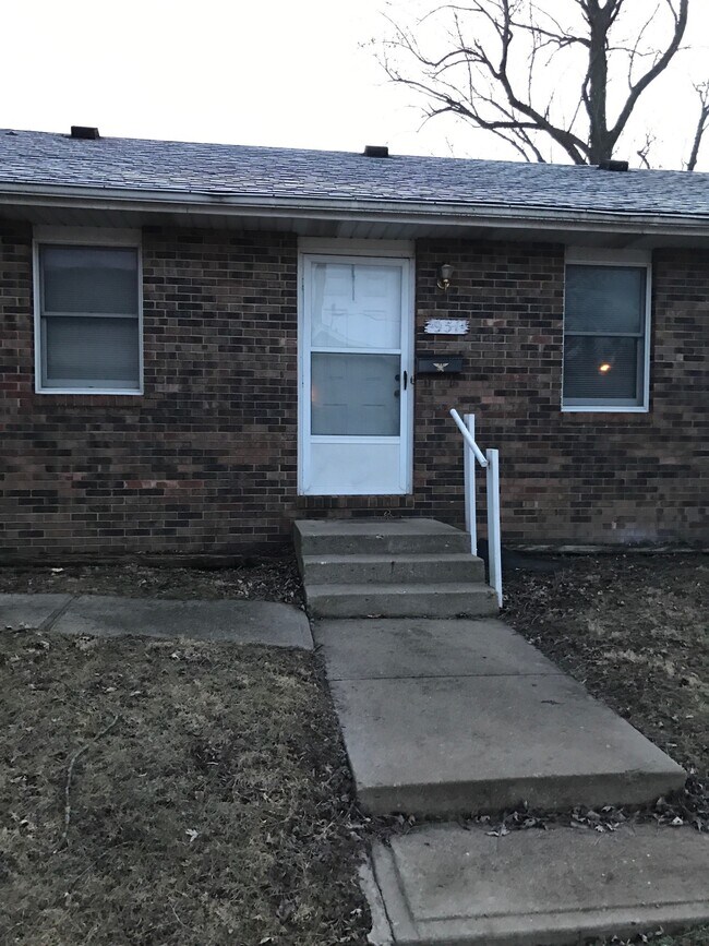 Building Photo - 951 E. Wabash St