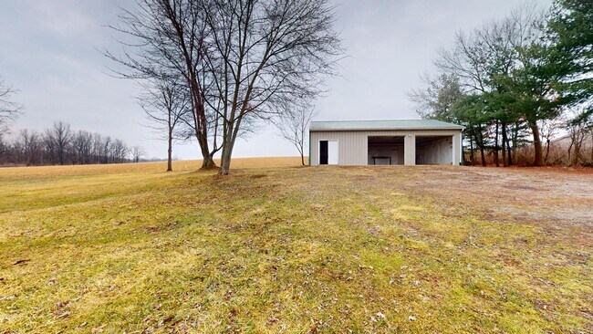 Foto del edificio - Plymouth Schools, Ranch with 5 Acres!