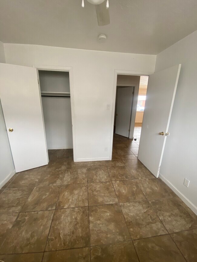 4505 Douglas MacArthur RD NE Unit A Front, Albuquerque, NM 87110