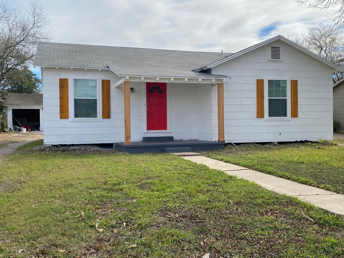 222 Tutt Ave, Taft, TX 78390 House Rental in Taft, TX