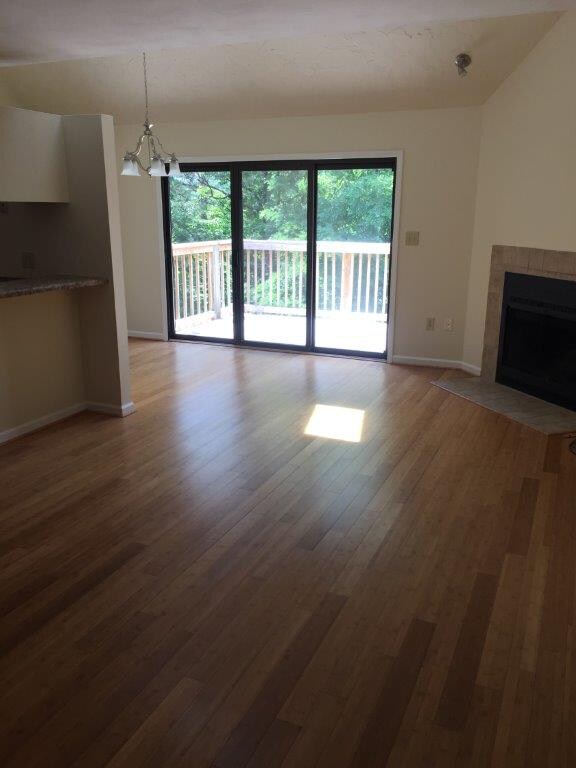 Foto principal - 3309 Forest Ridge Rd