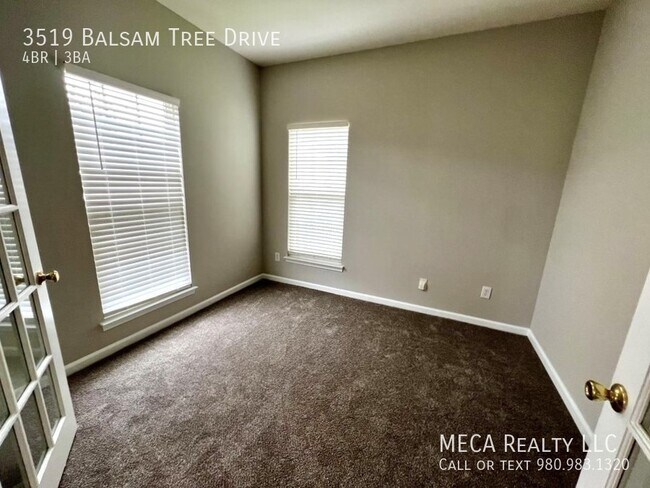 Foto del edificio - 3519 Balsam Tree Dr