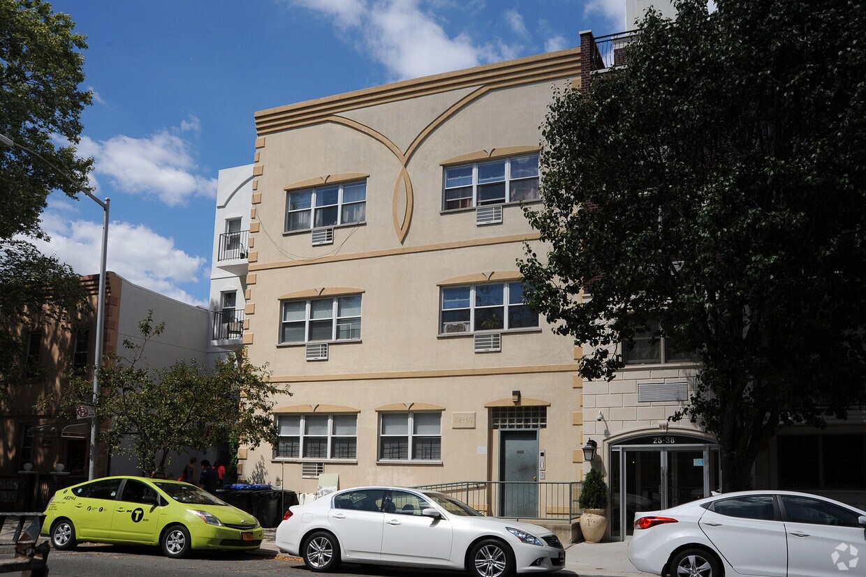 Building Photo - 25-40 37th St