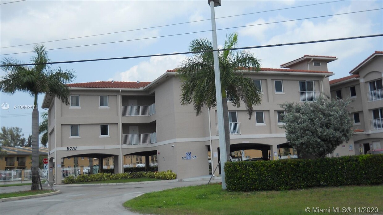Primary Photo - 9751 W Okeechobee Rd