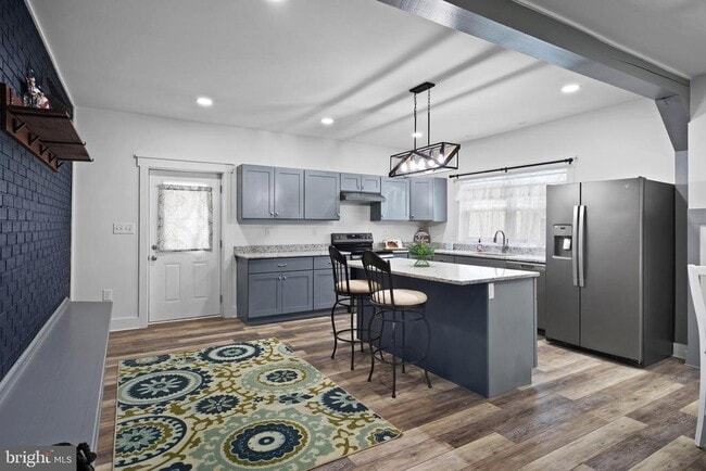 Building Photo - 30 April Ln