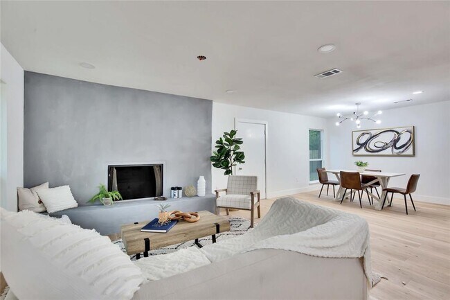 Foto del edificio - 3317 Hycreek Dr