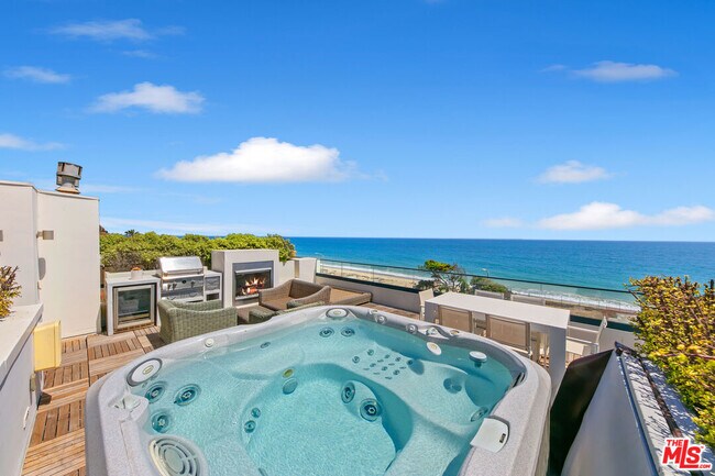 Foto del edificio - 22065 Pacific Coast Hwy