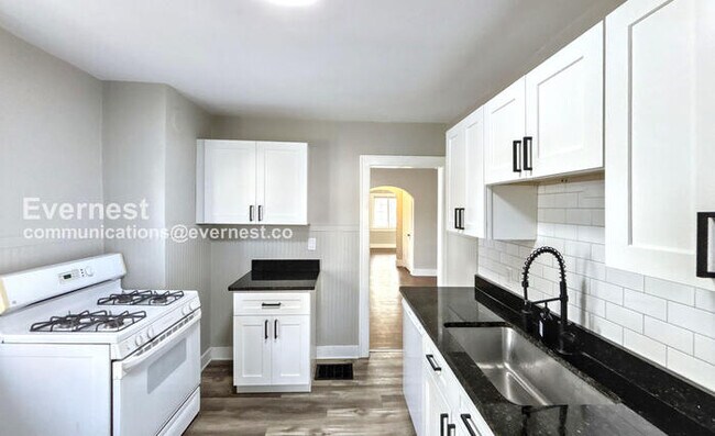 Foto del edificio - 464 E Oakland Ave