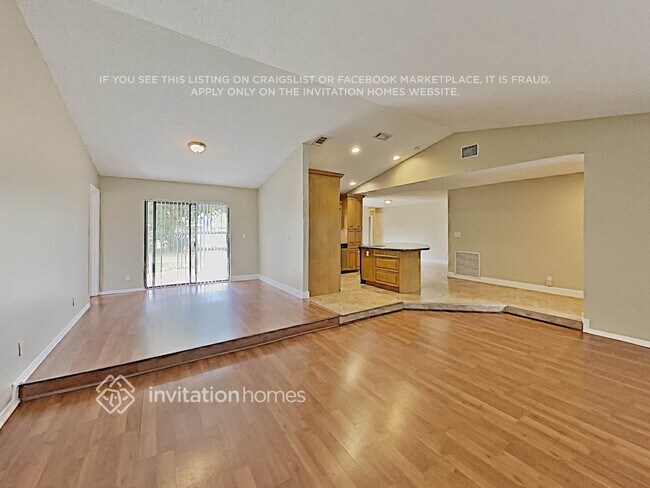 Foto del edificio - 9640 Richmond Cir