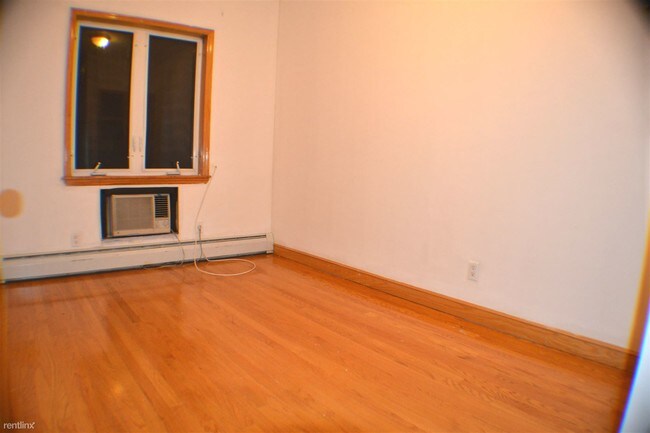 Building Photo - 3239 32nd St