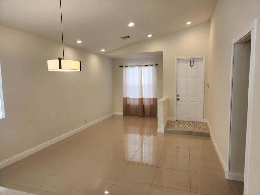 Building Photo - 5146 Massy Dr